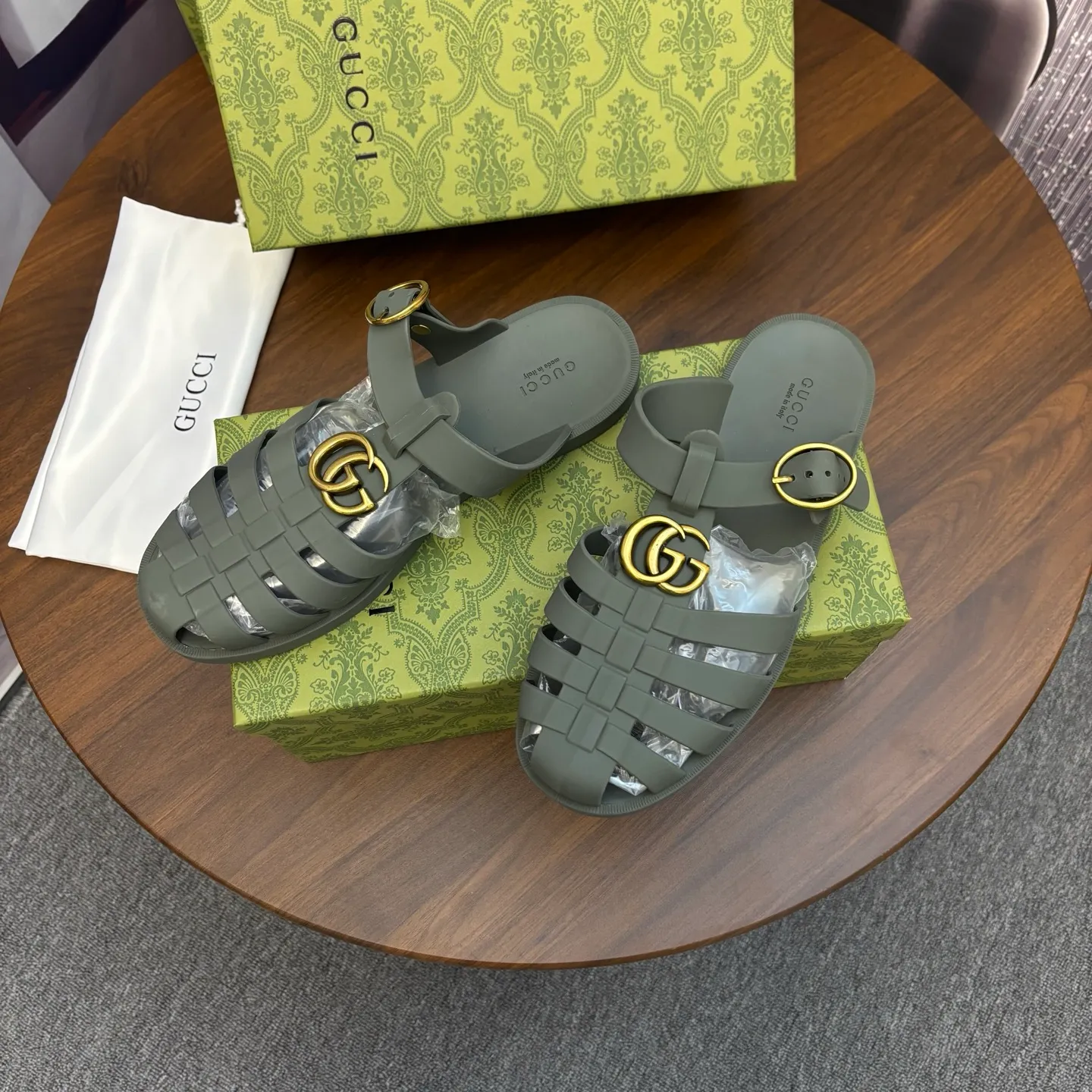 Men's shoes 260💰 [Gucci] Counter quality, top-quality original goods, real photos! Original TPU material, fine workmanship, comfortable; genuine 1:1 replica Size: 38 ~ 46